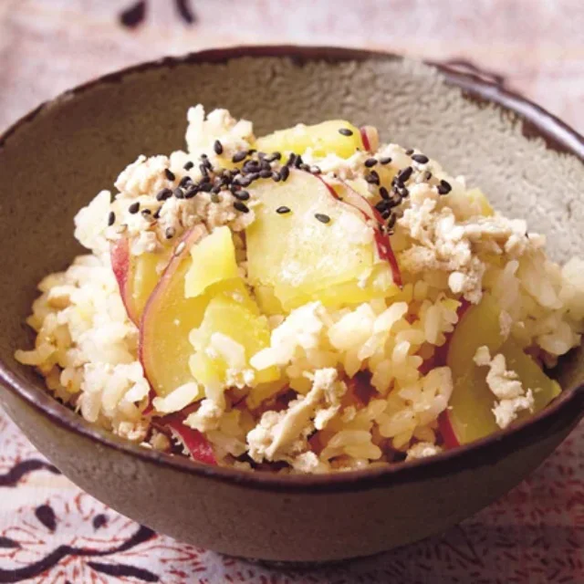箸が止まらなくなる!「さつまいもそぼろご飯」